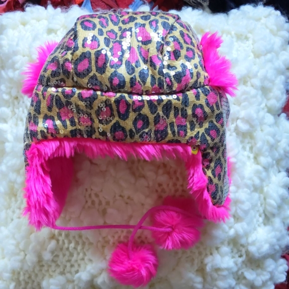 Peace of Cake Avatar Hat - Picture 4 of 6